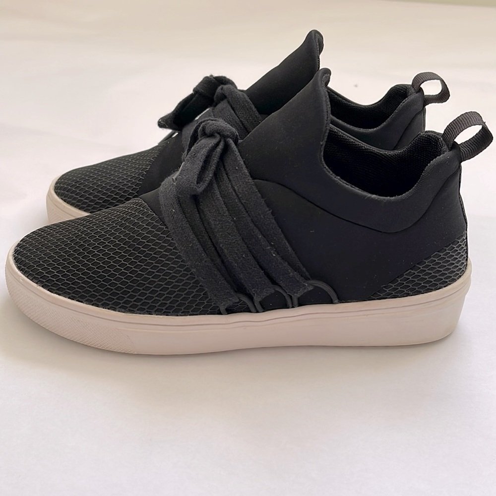 STEVE MADDEN LANCER LACE UP PLATFORM SNEAKERS